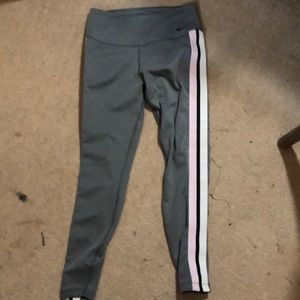 Nike dri-fit leggings size med